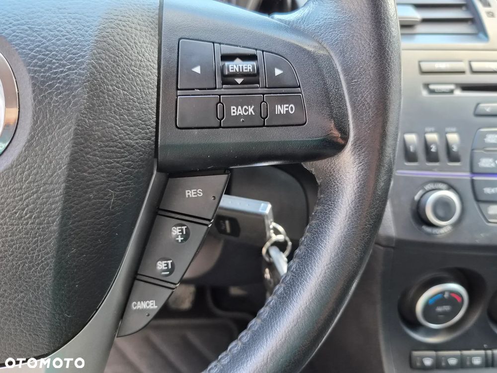 Mazda 3 1.6 Active + - 13