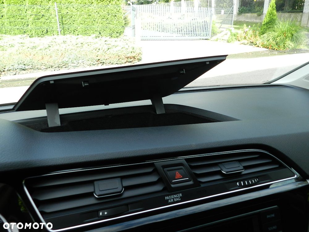 Volkswagen Touran - 21