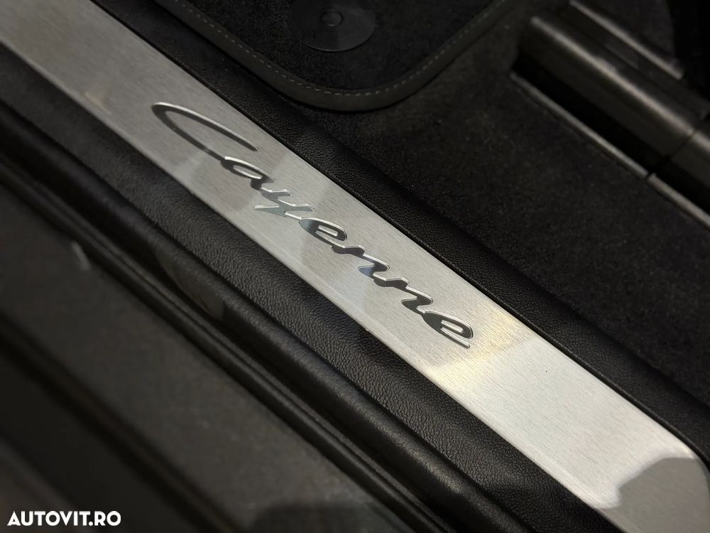 Porsche Cayenne Standard - 21