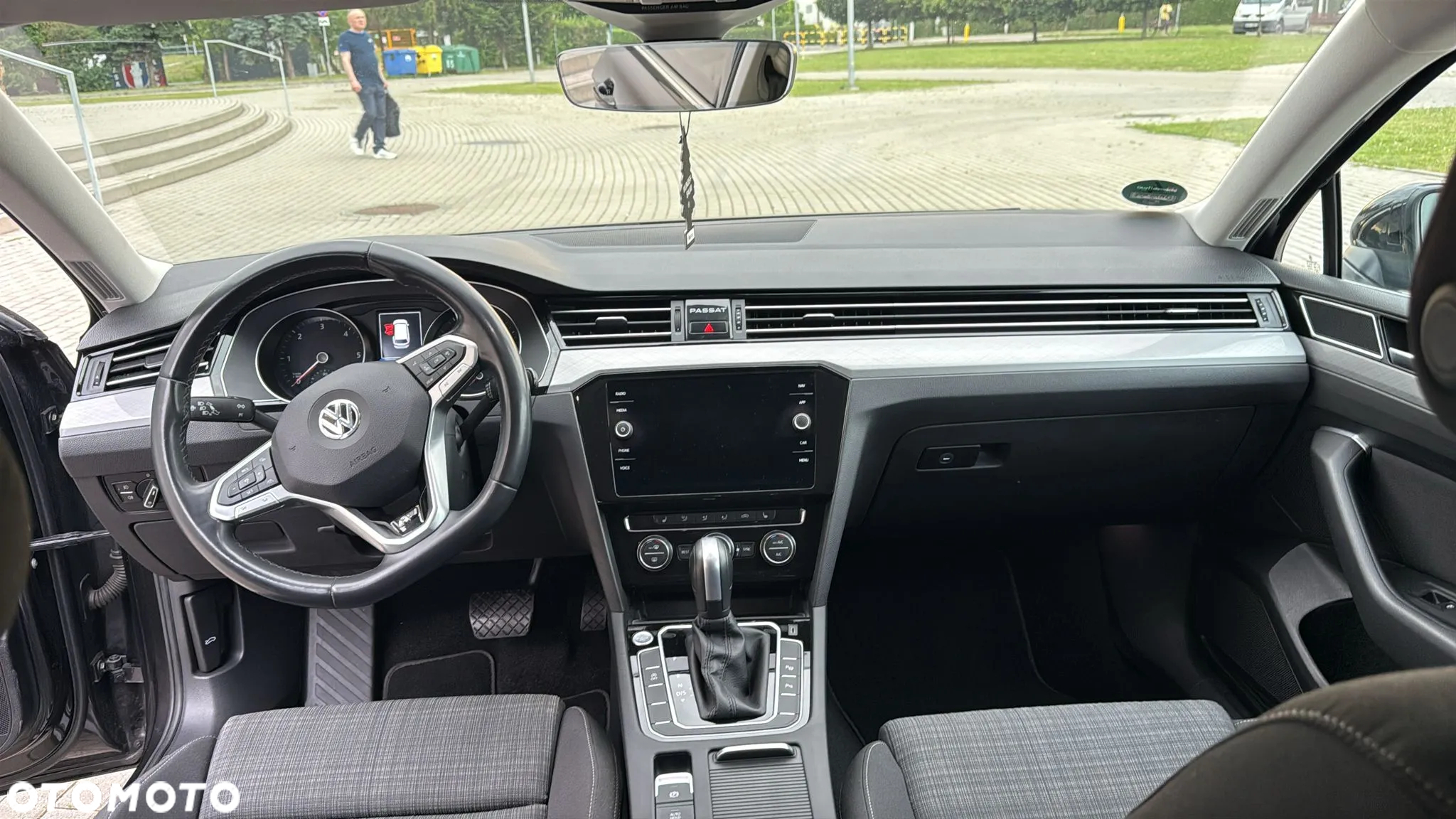 Volkswagen Passat - 13