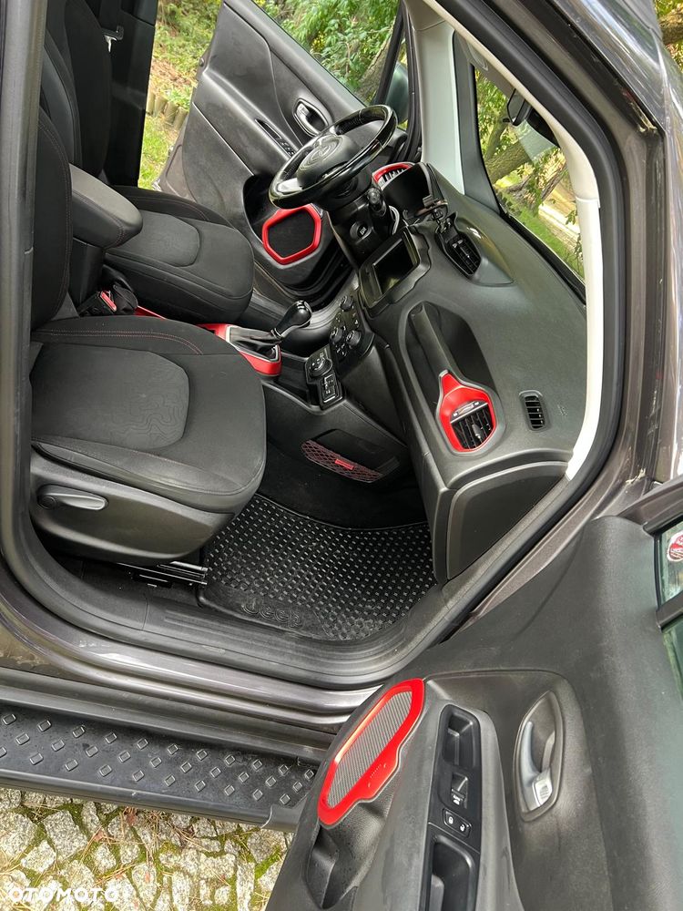 Jeep Renegade - 12