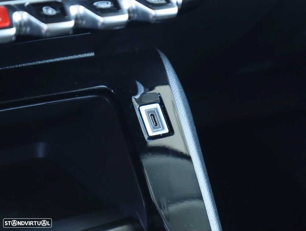 Peugeot 208 1.2 Hybrid Allure e-DCS6 - 41