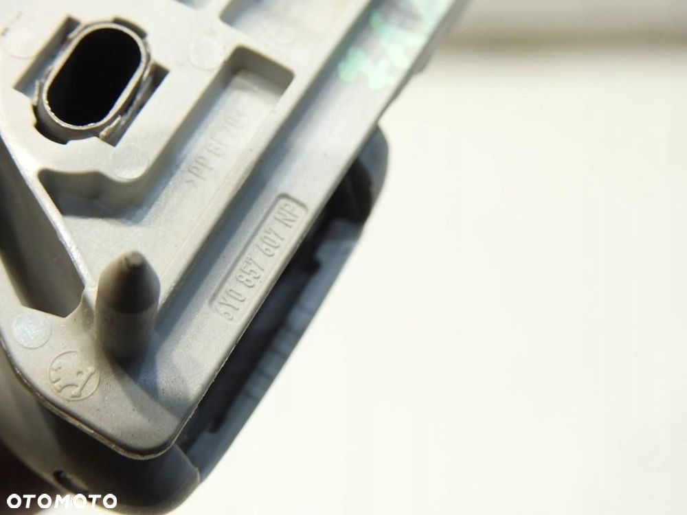 RĄCZKA UCHWYT PODSUFITKI PRZÓD SKODA FABIA II 6Y0857607 - 6