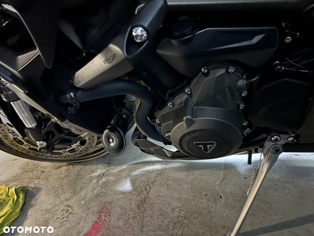 Triumph Street Triple - 7