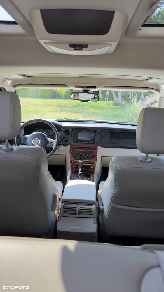 Jeep Commander 5.7 V8 Limited - 26