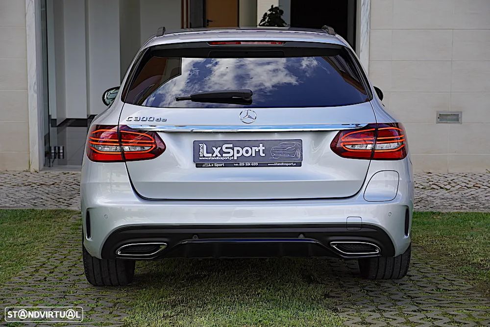 Mercedes-Benz C 300 de AMG Line - 12