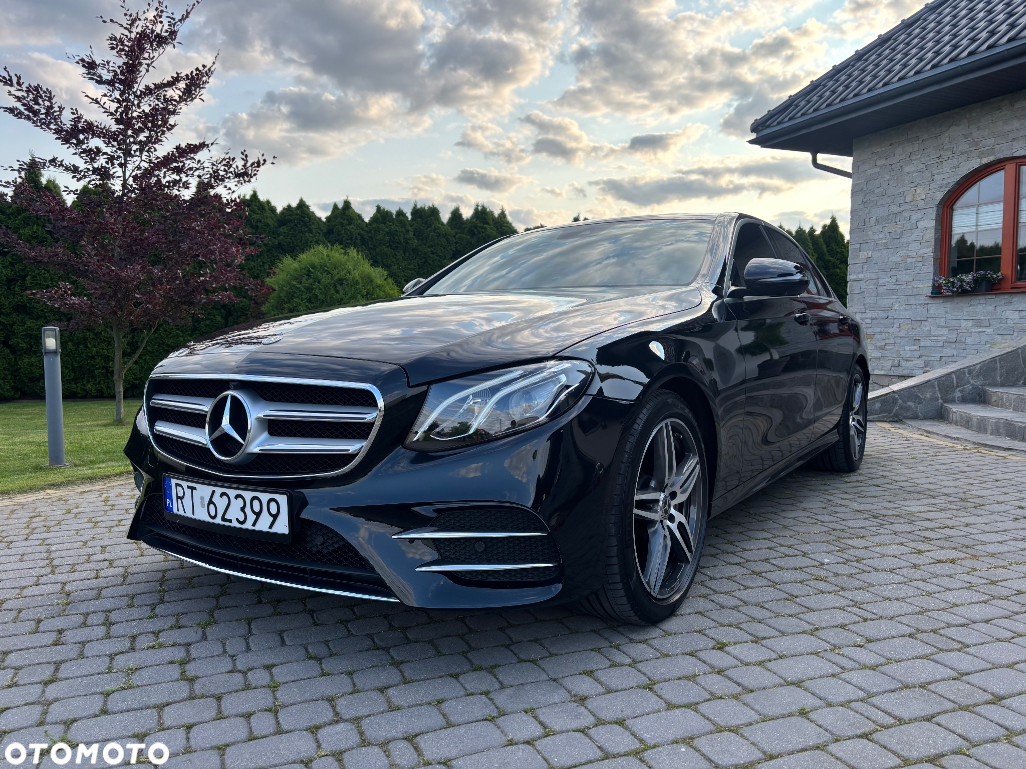 Mercedes-Benz Klasa E 220 d 9G-TRONIC AMG Line - 4