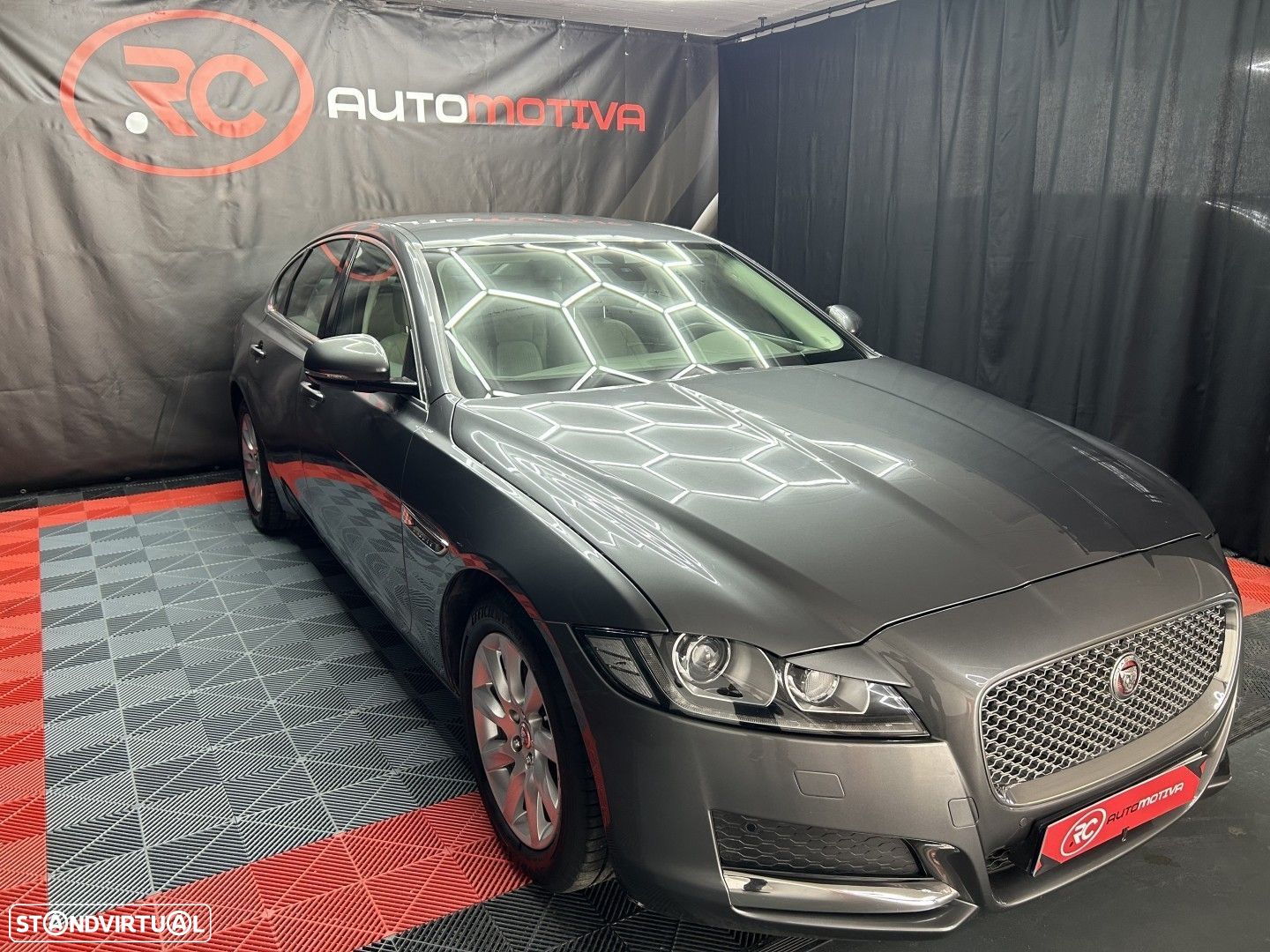 Jaguar XF 2.0 D Prestige Aut. - 1