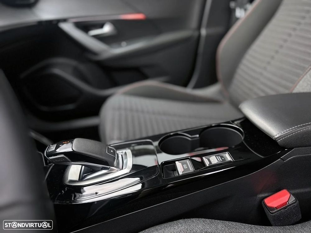 Peugeot 2008 1.2 PureTech Active Pack EAT8 - 5