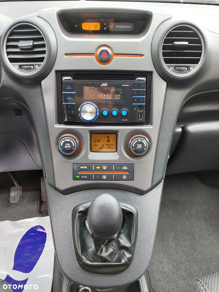 Kia Carens 2.0 CVVT EX - 10