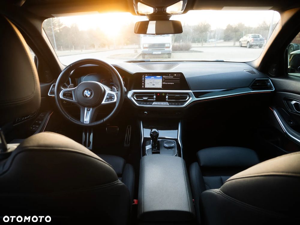 BMW Seria 3 330e M Sport - 11