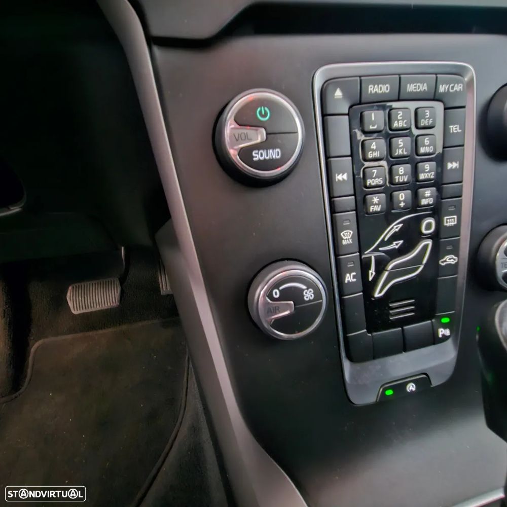 Volvo V40 1.6 D2 Kinetic Powershift Eco - 57