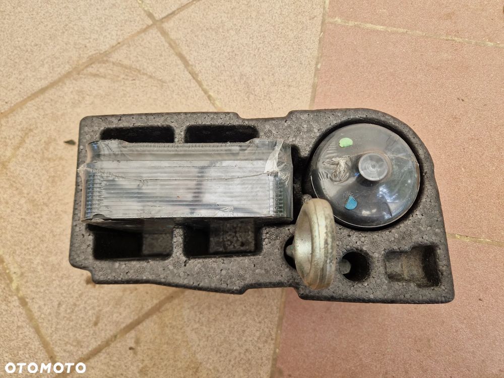 BMW i3 Kompresor Zestaw Naprawczy Pianka - 2