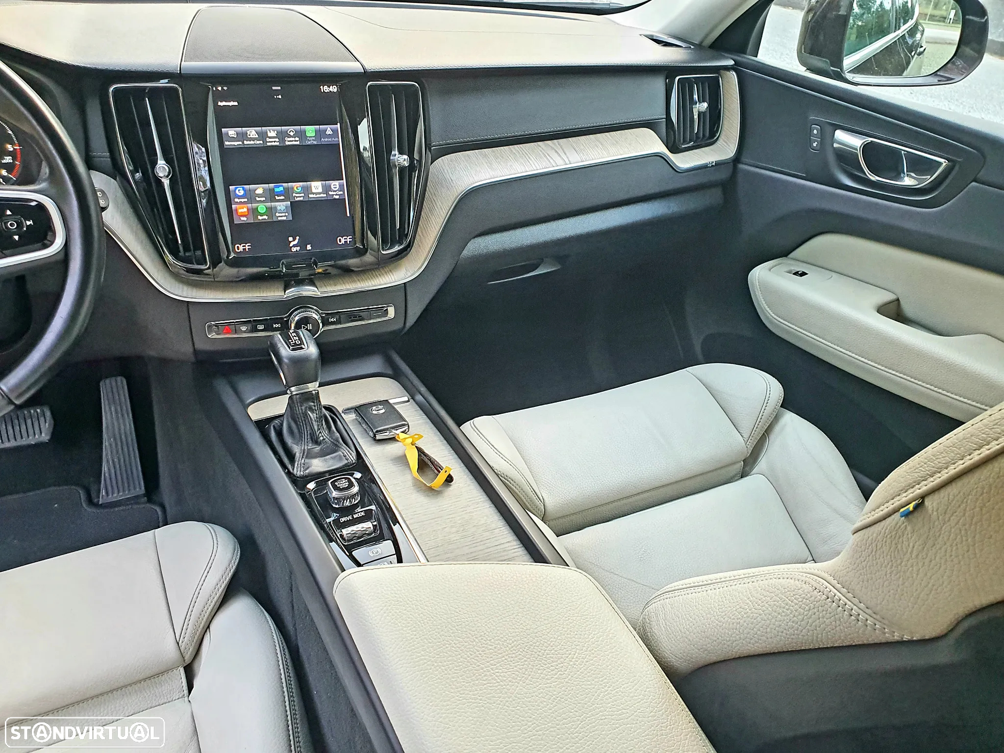 Volvo XC 60 2.0 D4 Inscription AWD Geartronic - 11