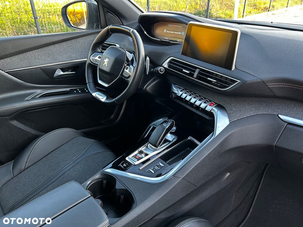 Peugeot 3008 1.6 PureTech HYbrid4 GT Line S&S EAT8 - 18