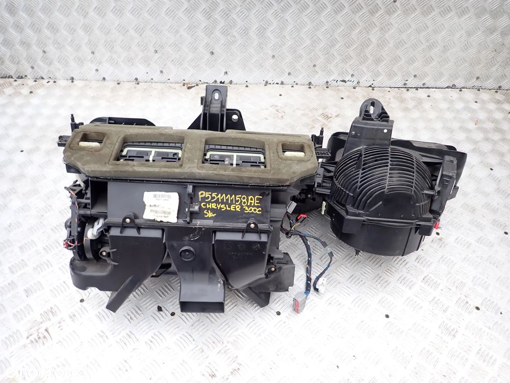 DMUCHAWA OBUDOWA NAGRZEWNICA CHRYSLER 300C P55111158AE - 2