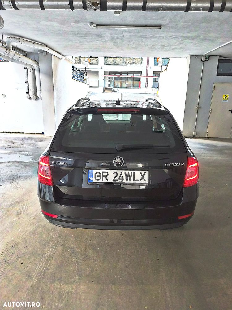 Skoda Octavia 1.6 TDI DSG Style - 2