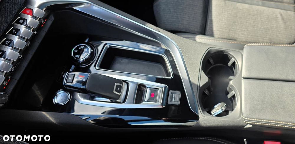 Peugeot 3008 1.5 BlueHDi GT S&S EAT8 - 25