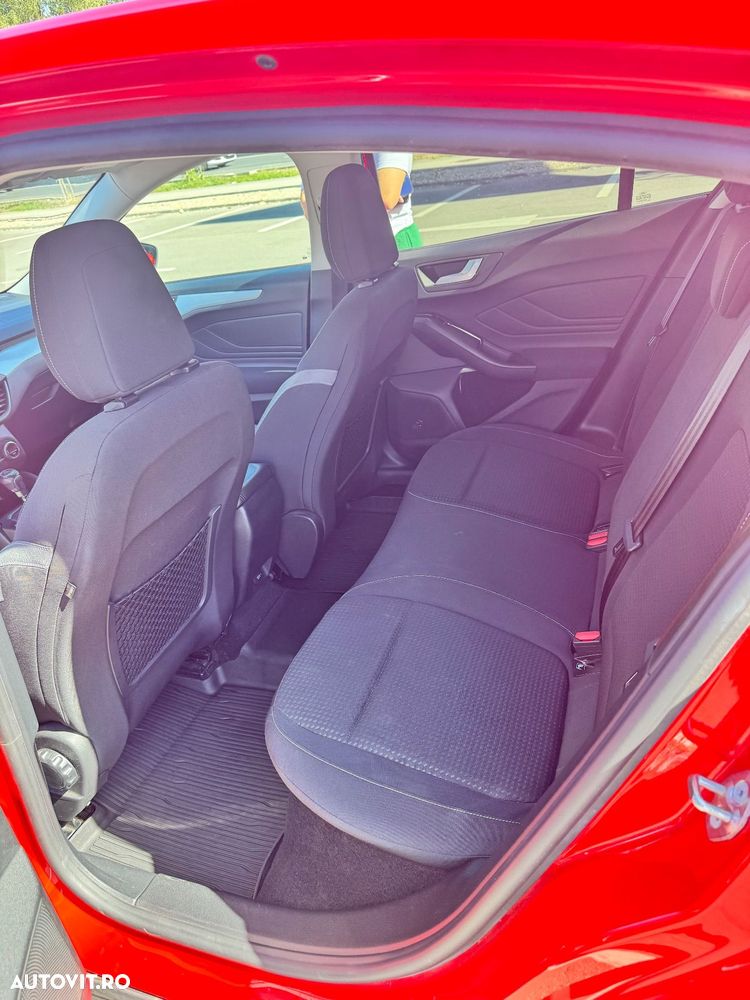 Ford Focus 1.0 EcoBoost Active - 9