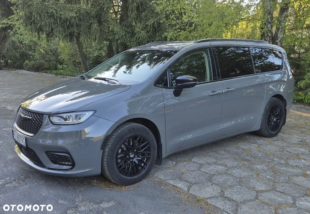 Chrysler Pacifica - 3