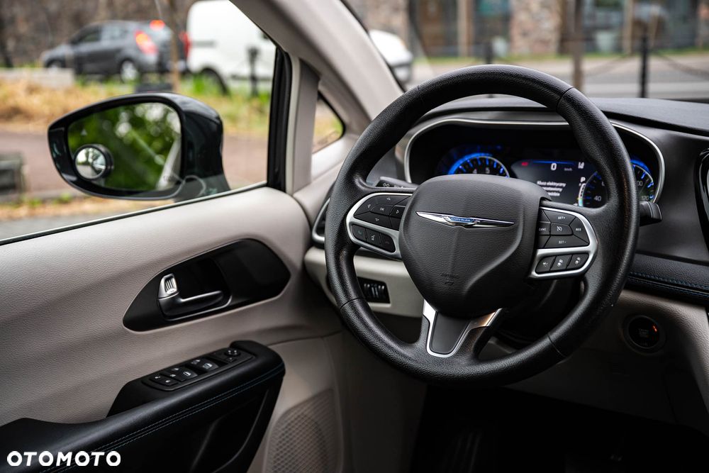 Chrysler Pacifica - 29
