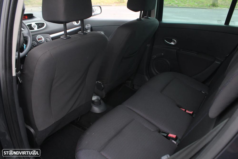 Renault Clio 1.5 dCi Dynamique S - 23