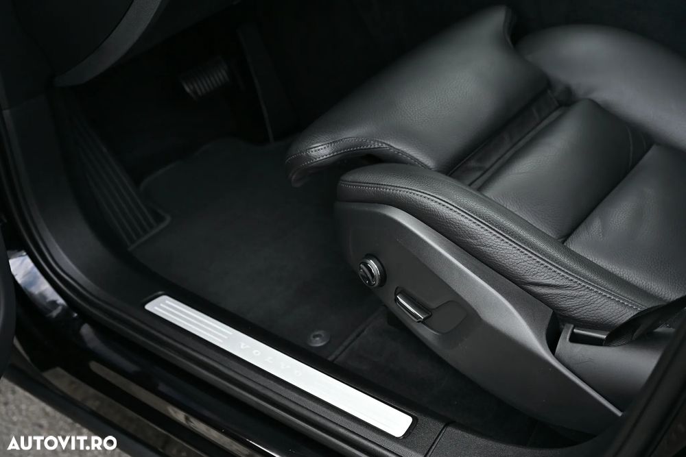 Volvo XC 60 D4 AWD Geartronic Inscription - 26