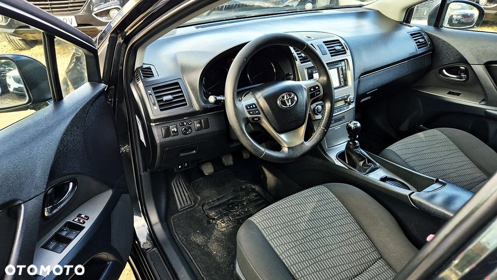 Toyota Avensis Touring Sports 1.8 Executive - 30
