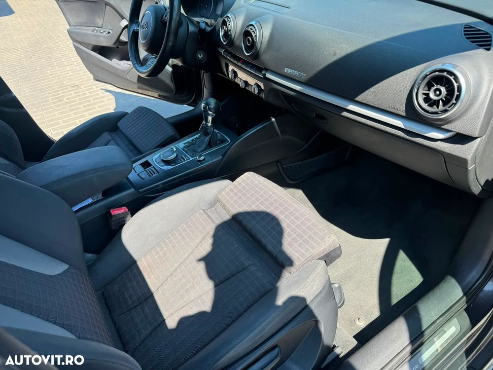 Audi A3 2.0 TDI Quattro Stronic Ambiente - 8