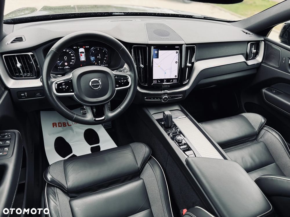 Volvo XC 60 B4 D AWD Ultimate Dark - 26