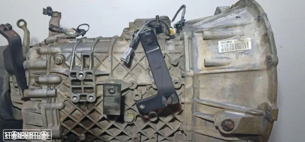 Caixa Velocidades Isuzu NKR 3.0D - 1