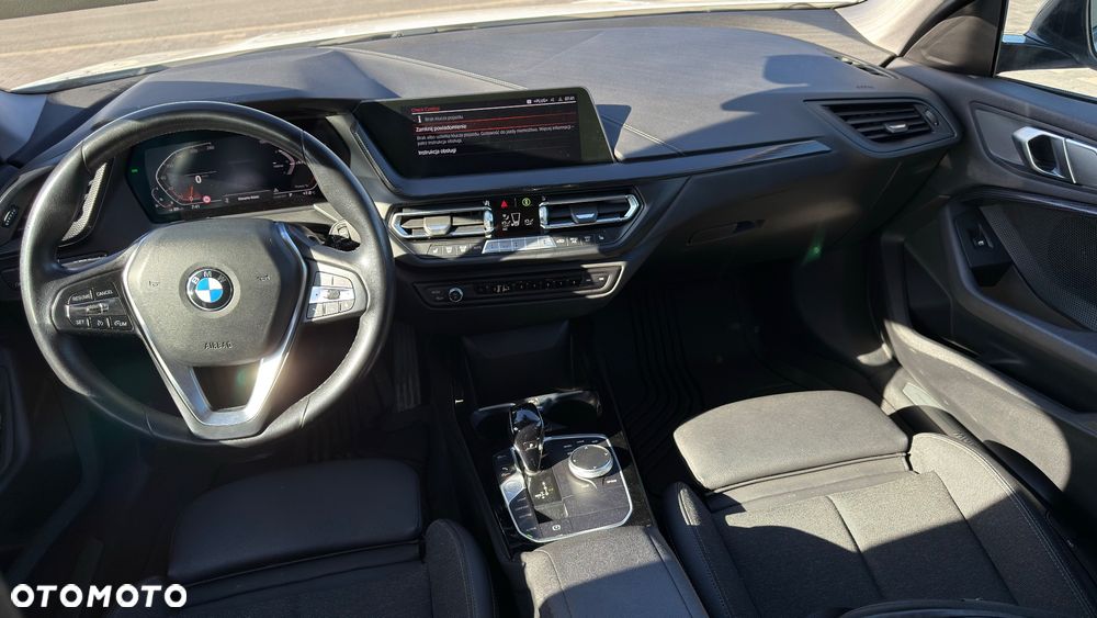 BMW Seria 2 218i - 13