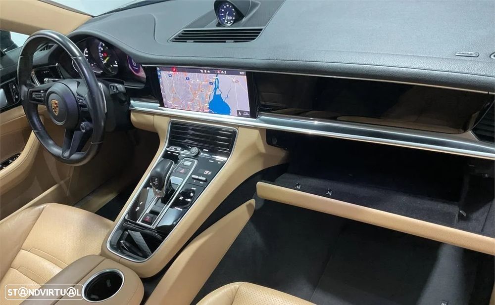 Porsche Panamera 4 E-Hybrid - 11