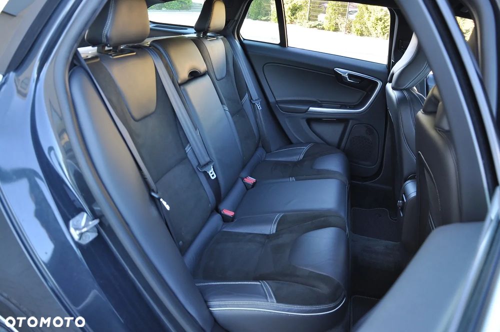 Volvo V60 D4 Geartronic RDesign - 26