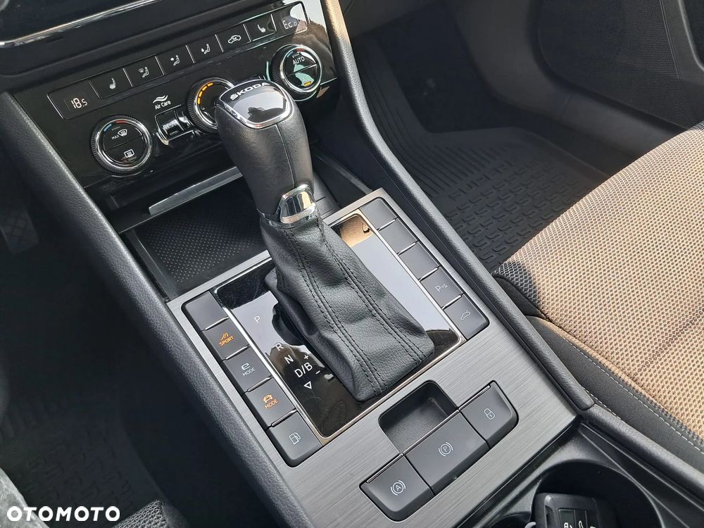 Skoda Superb 1.4 TSI Plug-In Hybrid Style DSG - 28