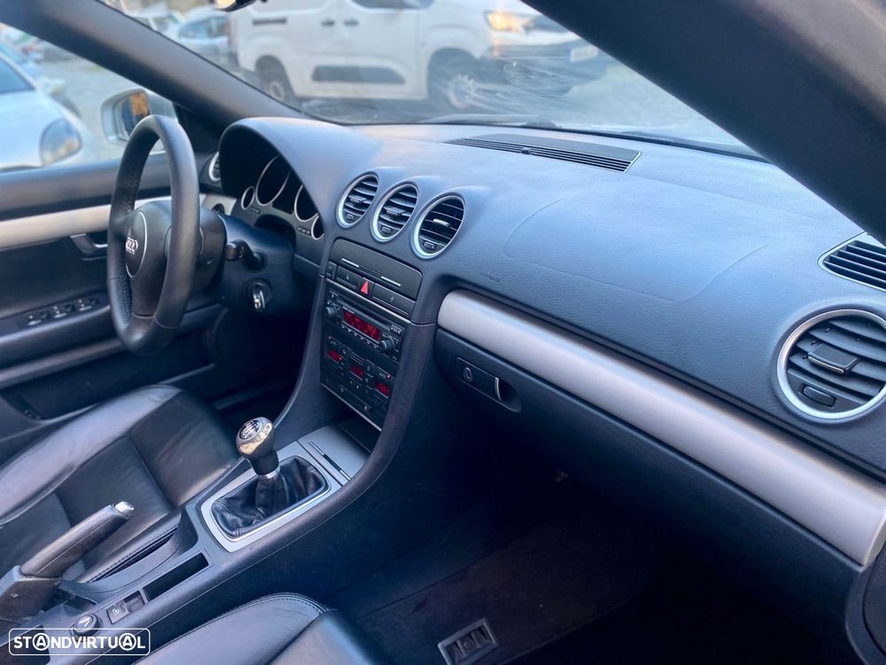 Audi A4 Cabrio 2.5 TDI S-line - 22