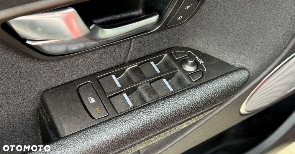 Land Rover Range Rover Evoque - 24