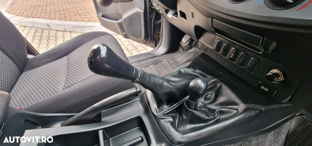 Toyota Hilux 4x4 Double Cab - 8