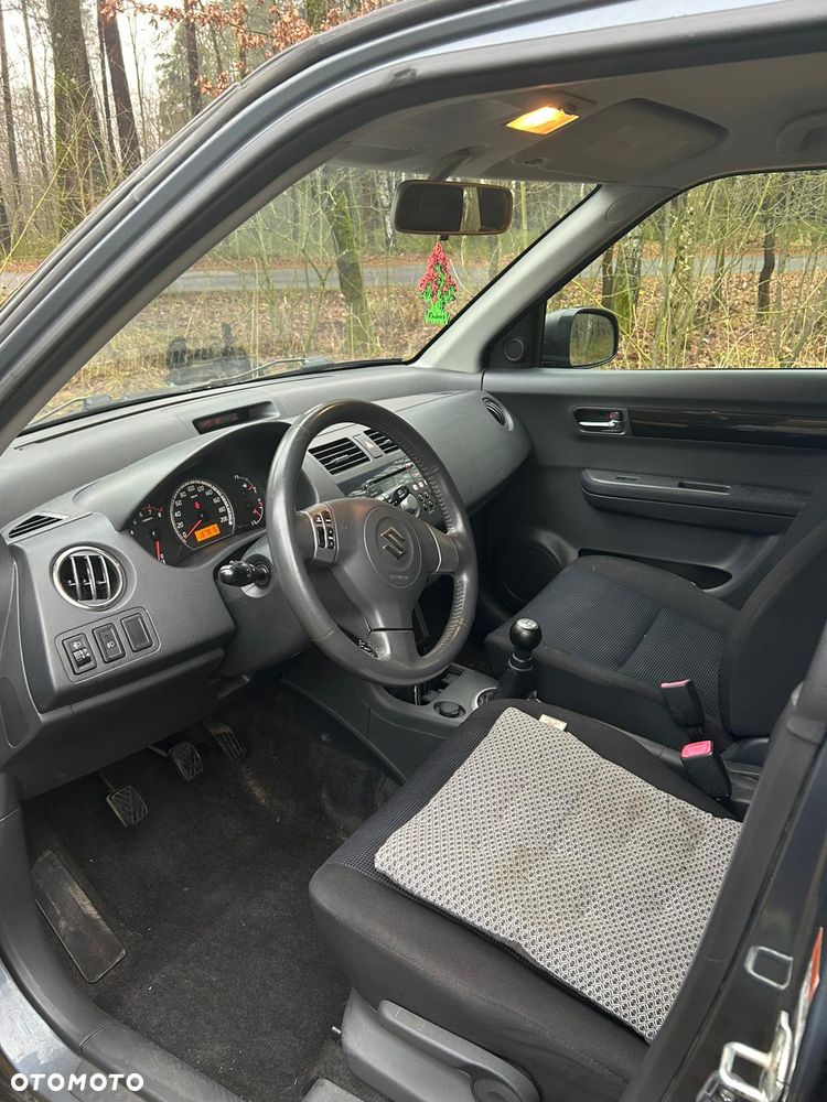 Suzuki Swift 1.3 Club - 6