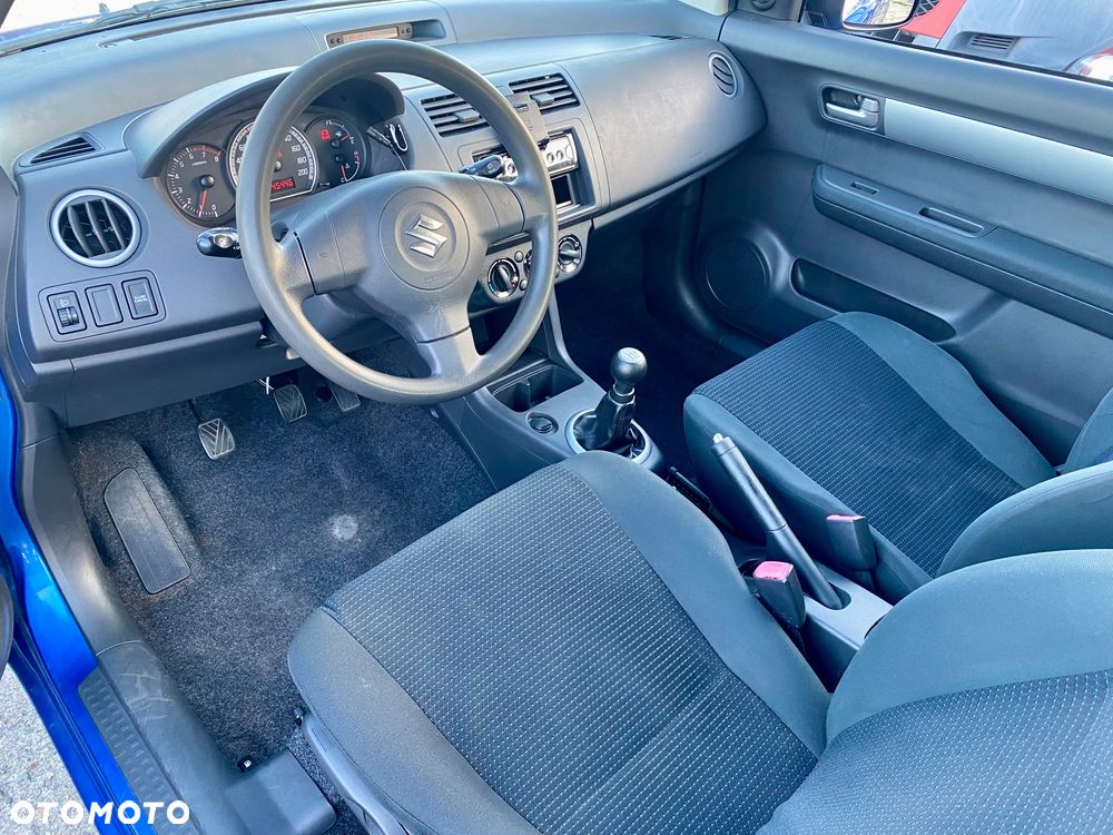 Suzuki Swift 1.3 Club - 3
