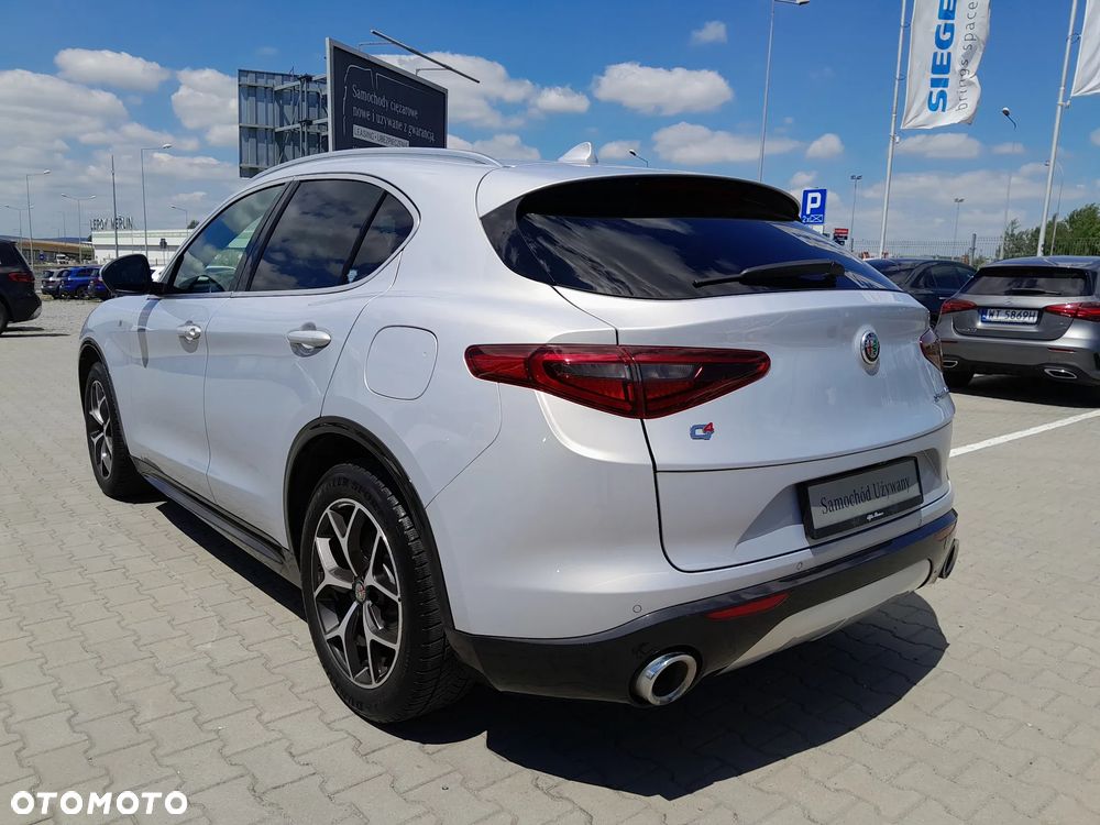 Alfa Romeo Stelvio 2.0 Turbo Veloce TI Q4 - 4