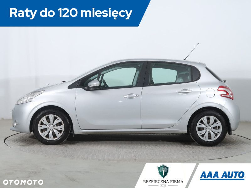 Peugeot 208 - 3