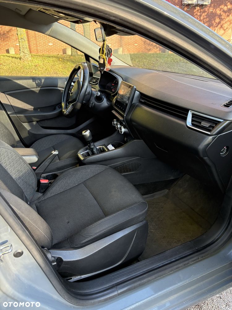 Renault Clio - 11