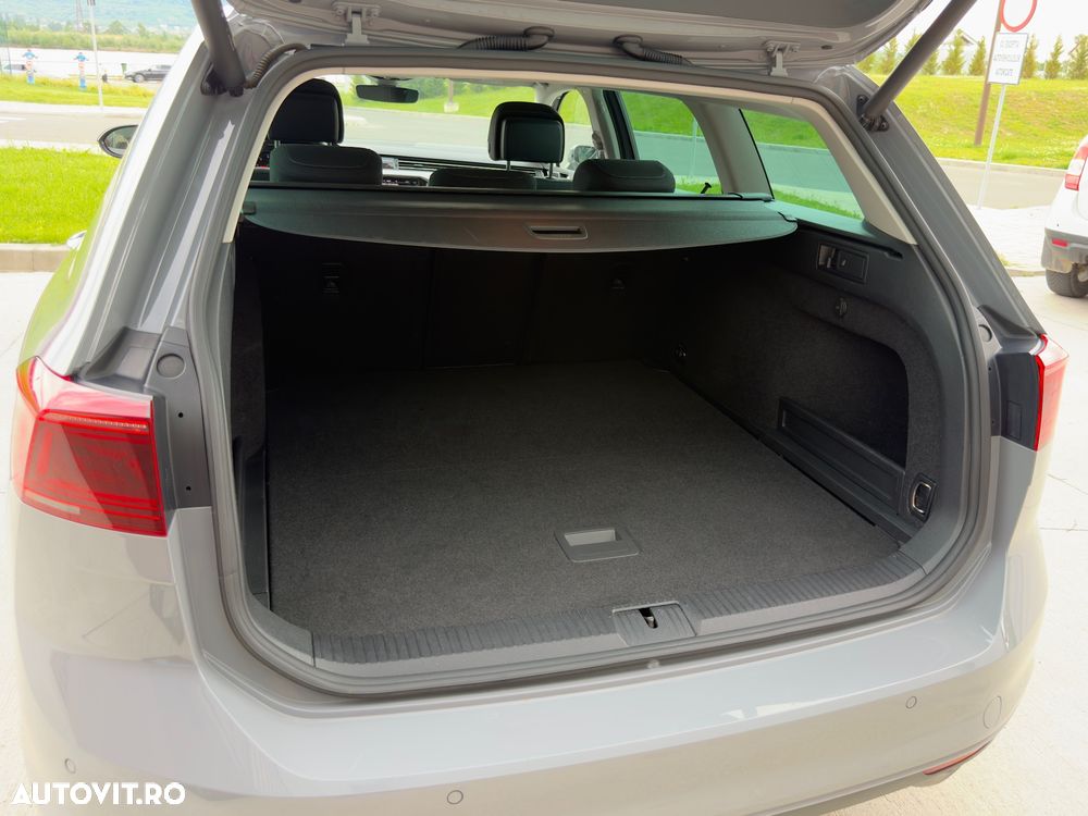 Volkswagen Passat 2.0 TDI SCR DSG Business - 31