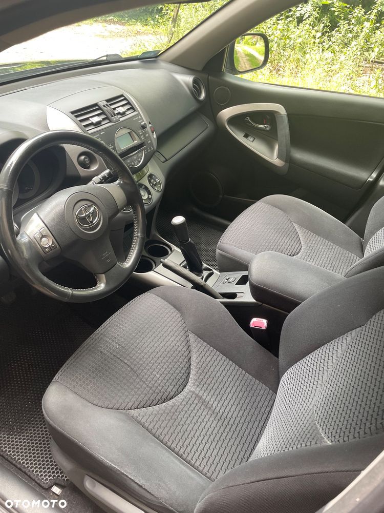 Toyota RAV4 2.0 VVT-i Premium - 8
