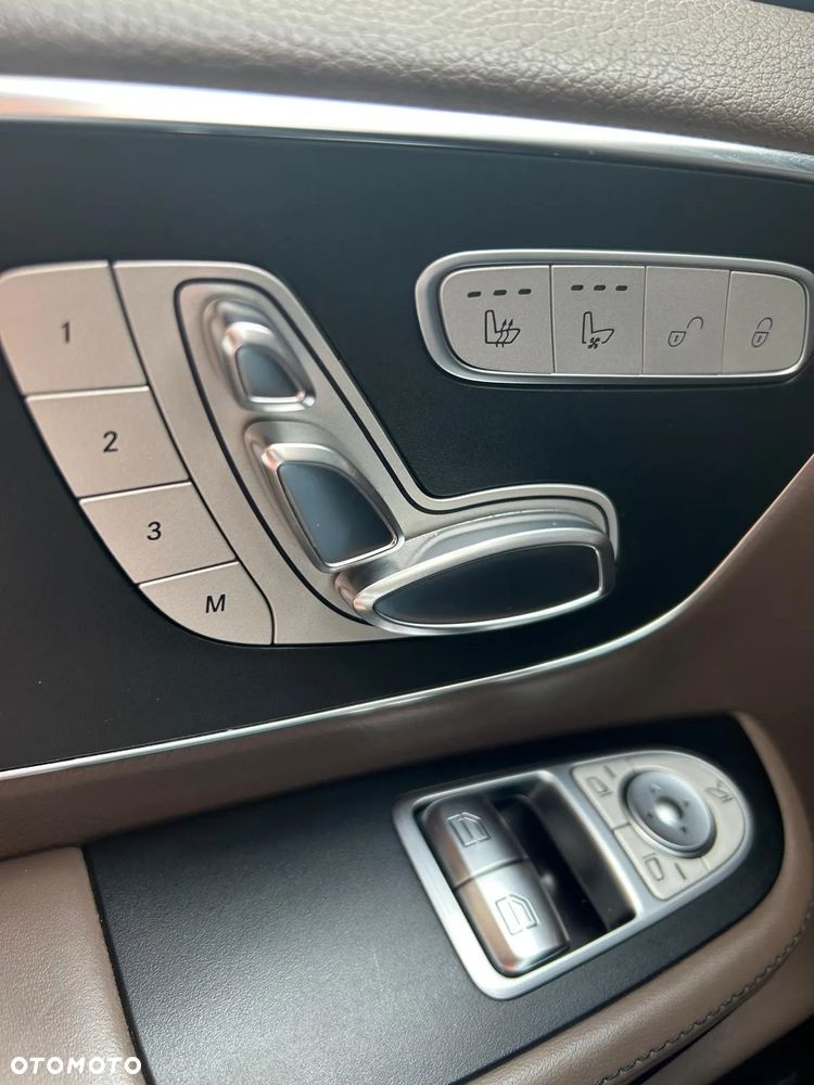 Mercedes-Benz Klasa V 300 d Exclusive 9G-Tronic (d³ugi) - 40