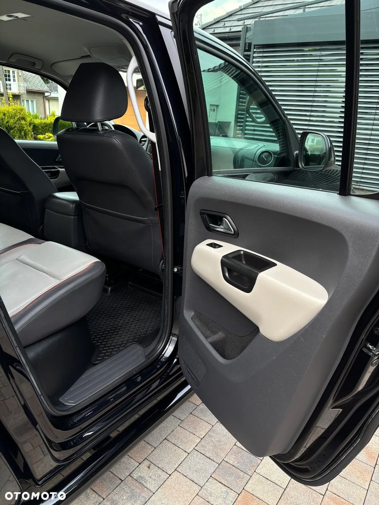 Volkswagen Amarok 2.0 BiTDI Autm Canyon - 24