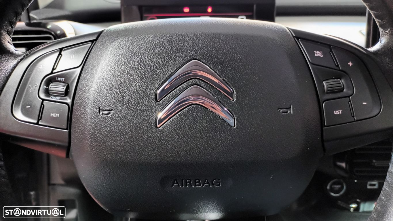 Citroën C4 Cactus 1.2 PureTech Shine EAT6 - 23