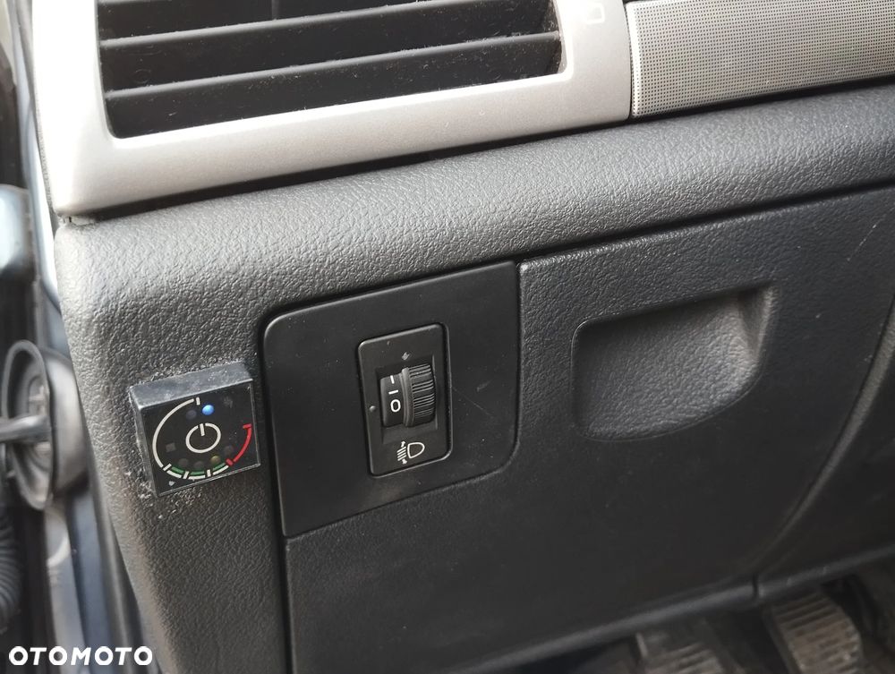 Peugeot 407 2.0 Premium Navtech - 31