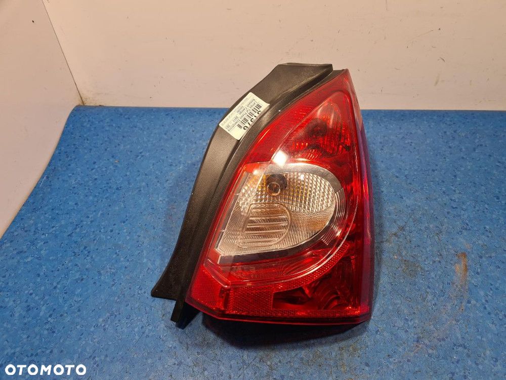 RENAULT TWINGO II LIFT  LAMPA TYŁ PRAWA ZEWNĘTRZNA - 1